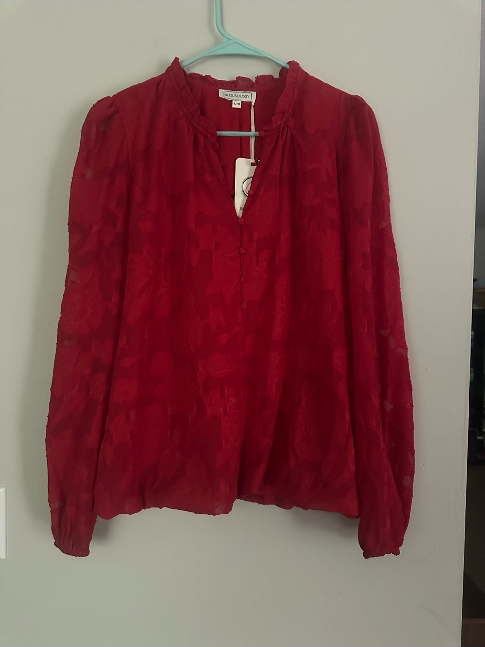 Blousology Red Floral
Jacquard Long Sleeve Blouse
Size L/G